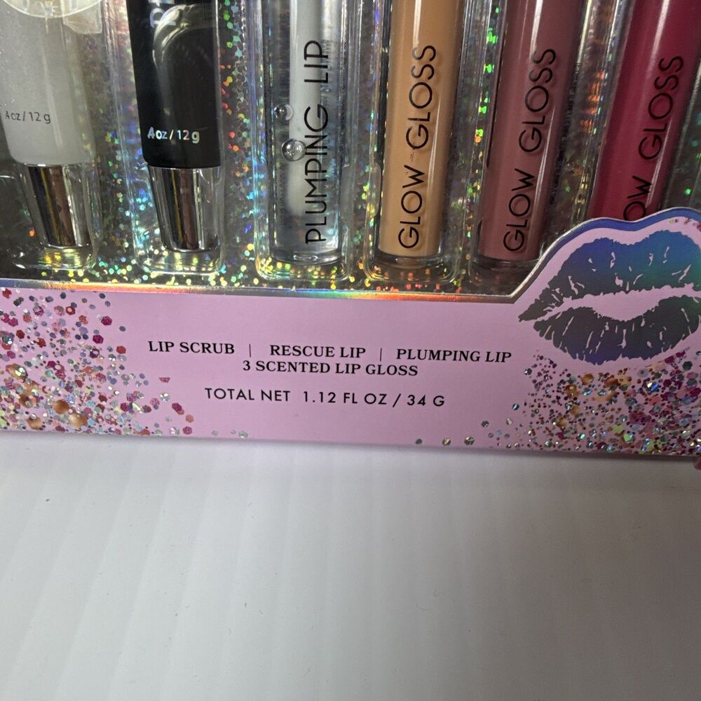 Tahari 6-Pc Lip Care Set w/Lip Scrub, Lip Plumper & 3 Glosses 1.12oz - Picture 3 of 9